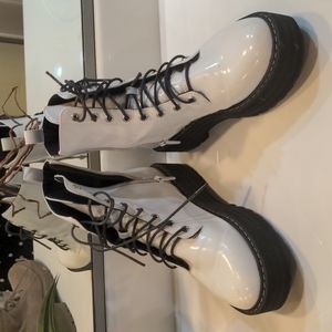 combat boot - platform zip up *white*